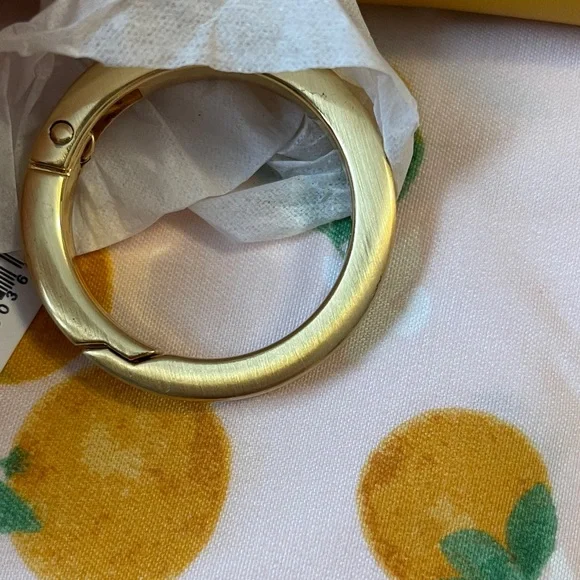 Vera Bradley Bee Design Yellow Coin Purse🐝🌻🐝 - Picture 4 of 12